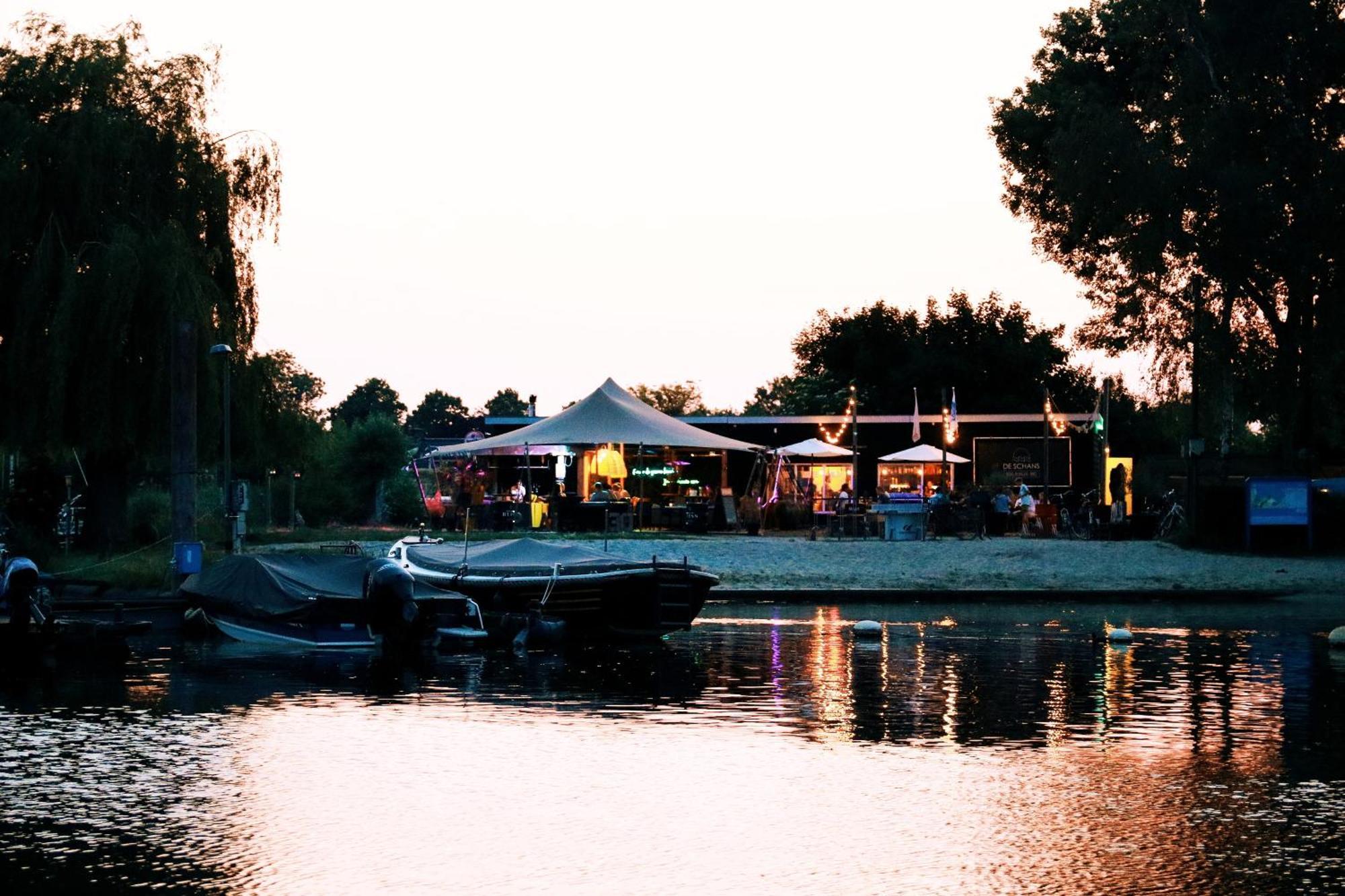 Floatel - de Schans Alphen Benedeneind Extérieur photo